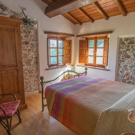 Agriturismo Monte Croce Tatil Evi